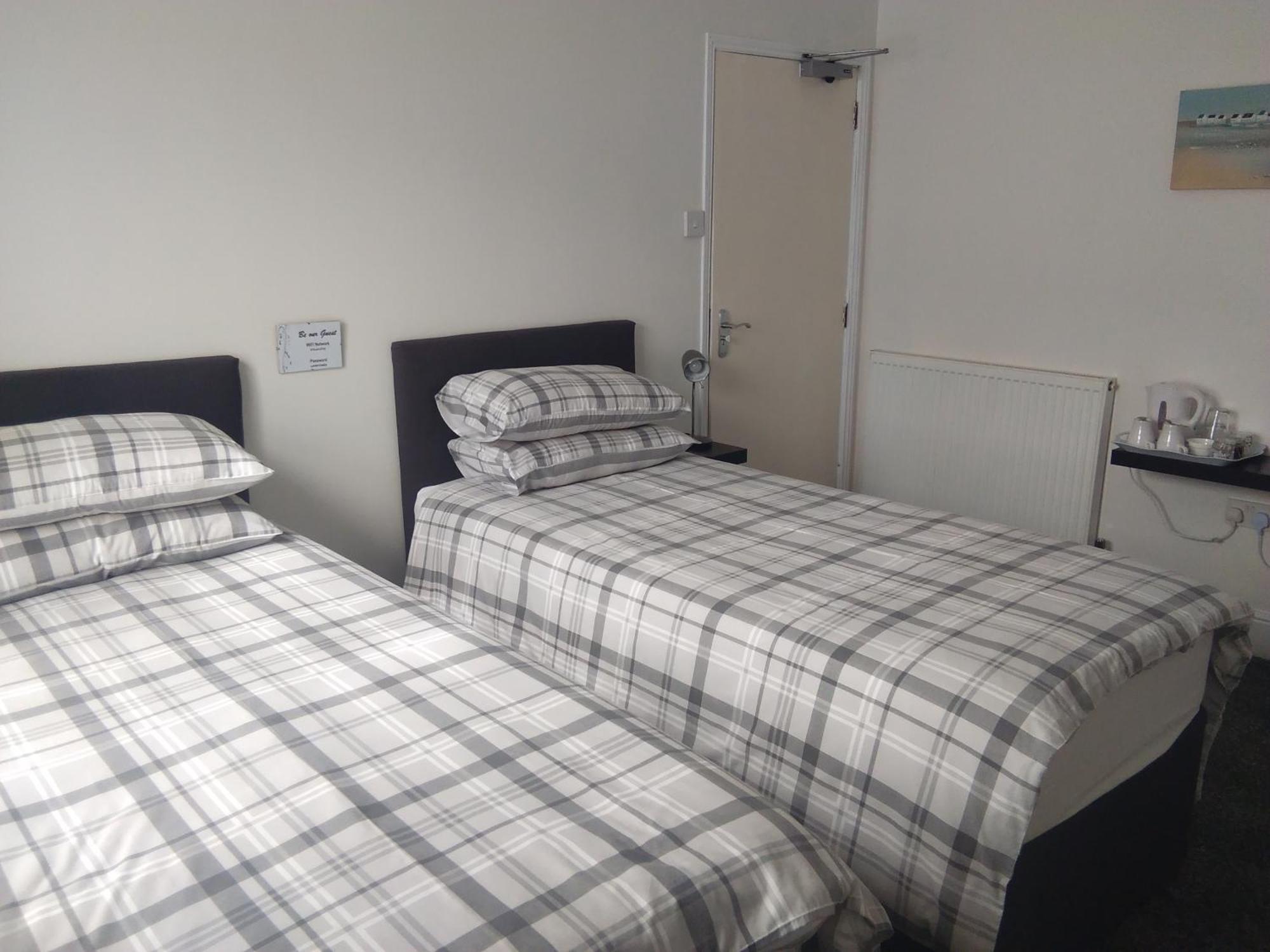 Comfort Guest House Лестър Стая снимка